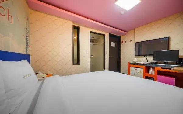 Hongdae Sinchon Touch Motel *